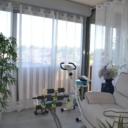 Confortable, Au Coeur De Cagnes Sur Mer Апартаменты *